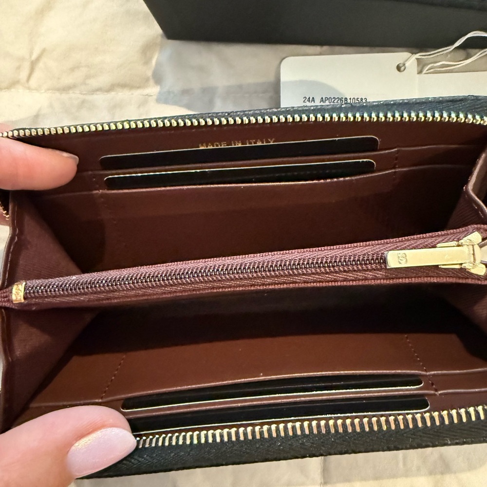 CHANEL Black Quilted Zipper Wallet brand new with tags - Picture 11 of 14